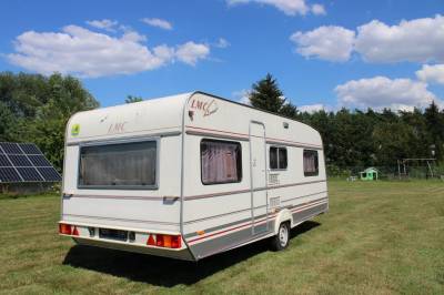 LMC LUXUS 530E - 2 POJEDYNCZE ŁÓŻKA I PODKOWA!!!